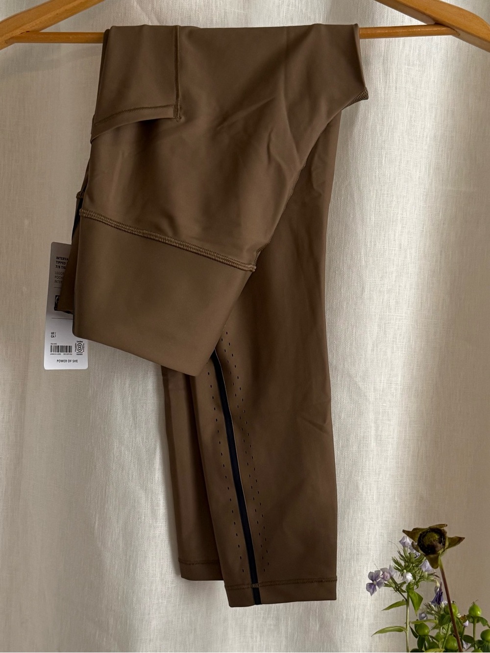 NWT Athleta Interval Stash Tipped Lasercut 7/8 Tight S Brown Black